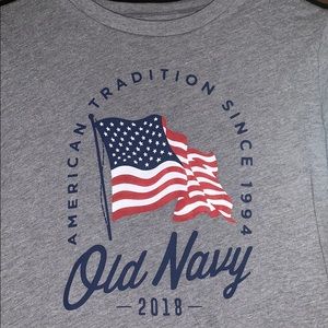 (read description) 2018 Old Navy American flag tee